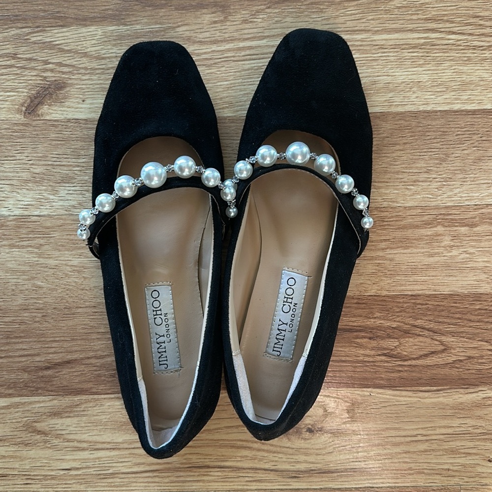 Jimmy CHOO Ade Flat Ballet black Suede Flats with Pearl Embellishment (38/7.5)